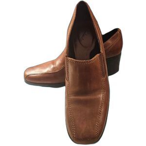 Women's Clarks Leather Stacked Heel Slip On Brown Leather Loafers Size 8.5